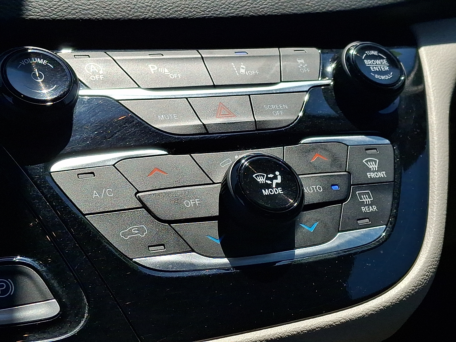 Used 2023 Chrysler Pacifica Van