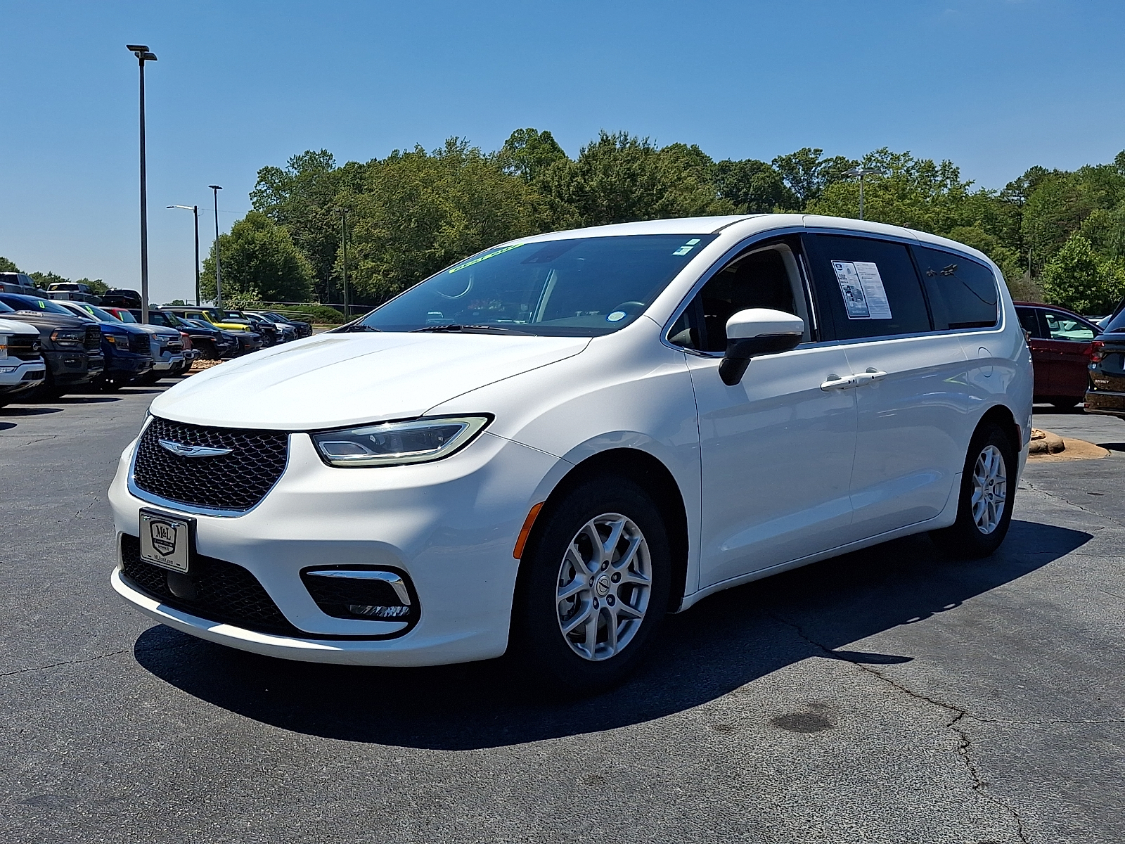 Used 2023 Chrysler Pacifica Van