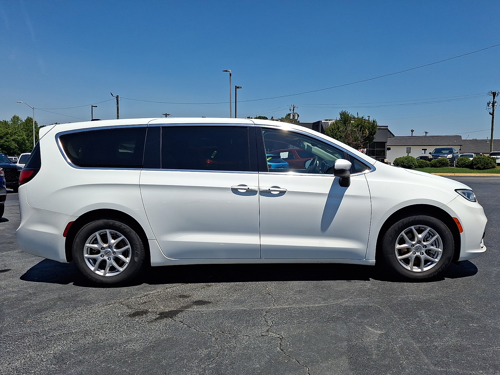 Used 2023 Chrysler Pacifica Van
