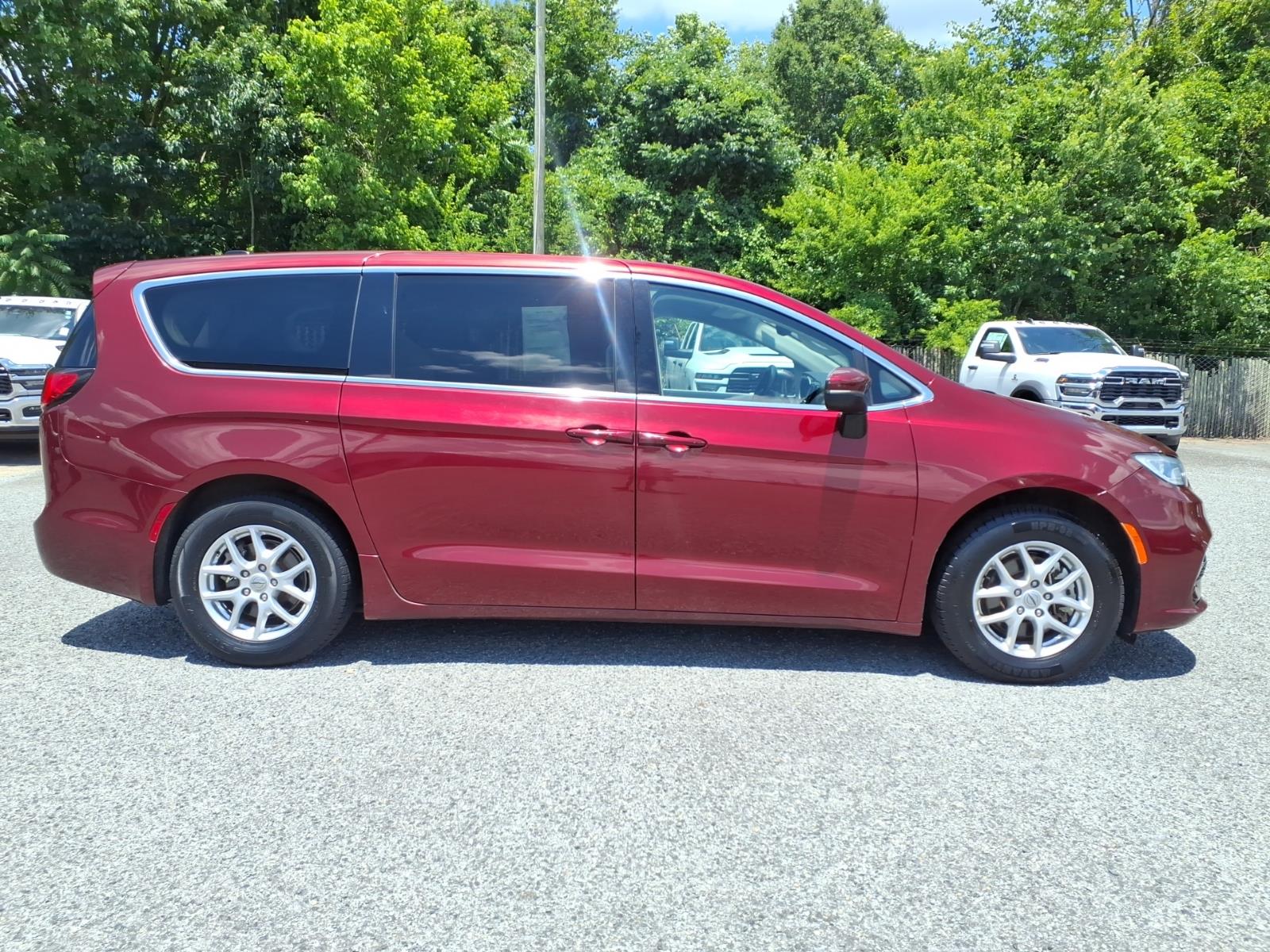 Used 2023 Chrysler Pacifica Van