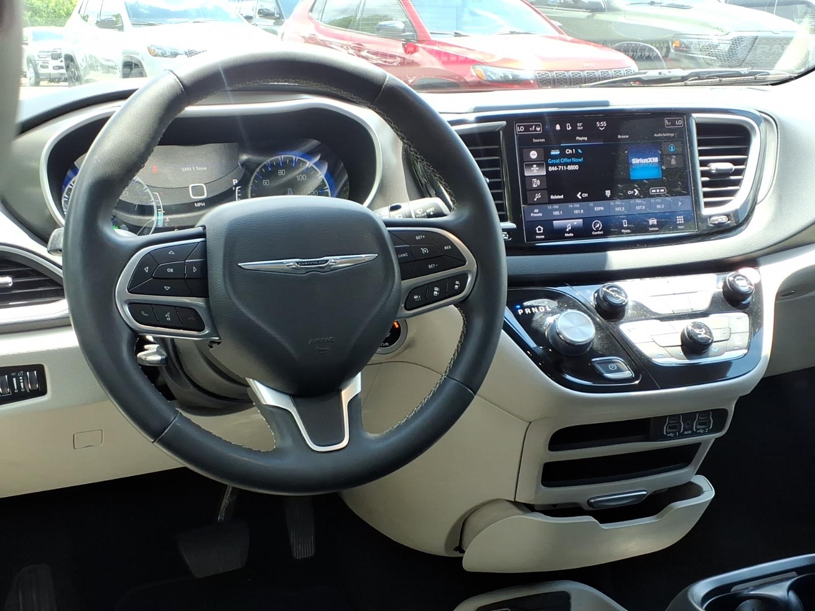 Used 2023 Chrysler Pacifica Van