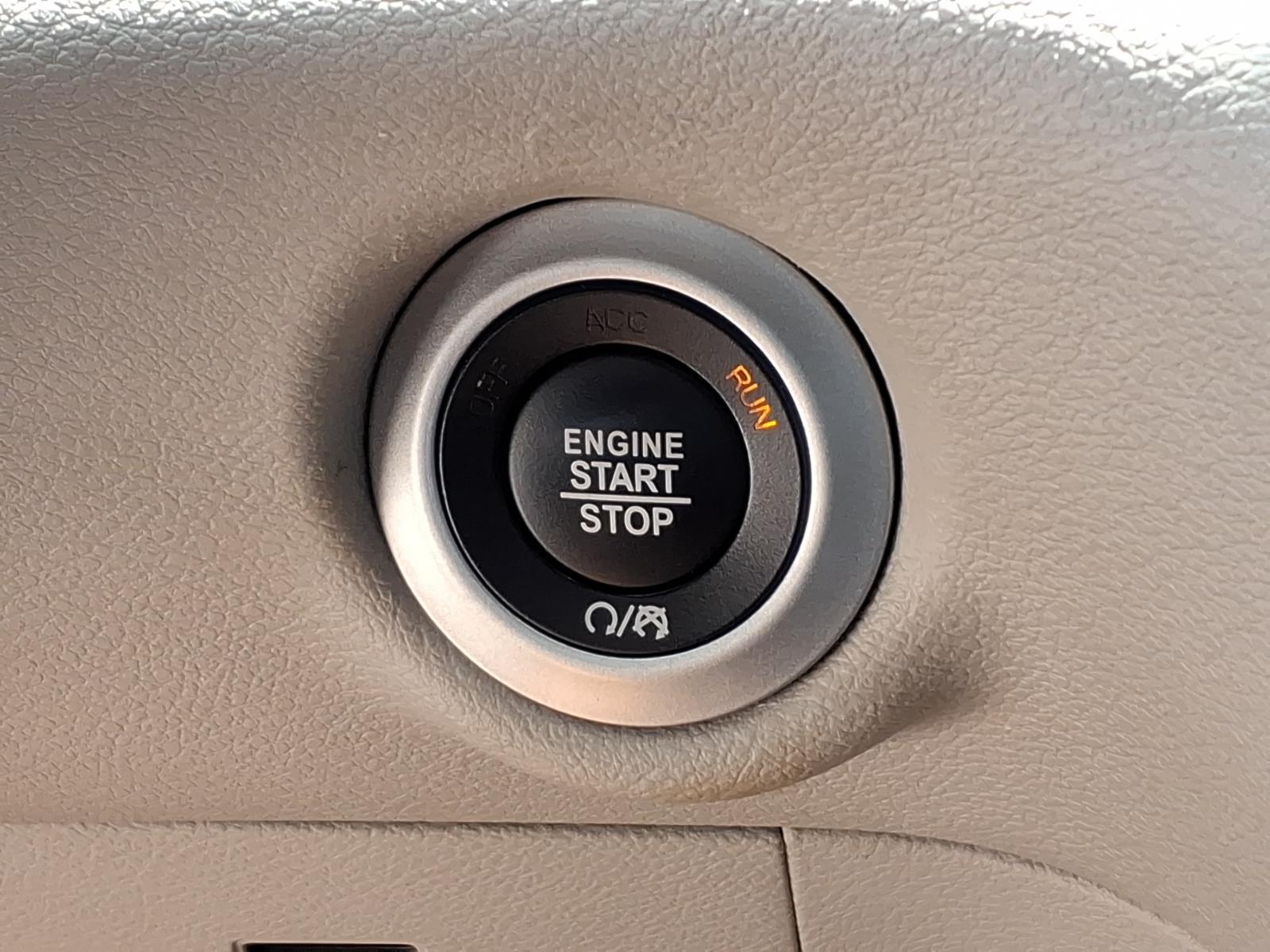 Used 2023 Chrysler Pacifica Van