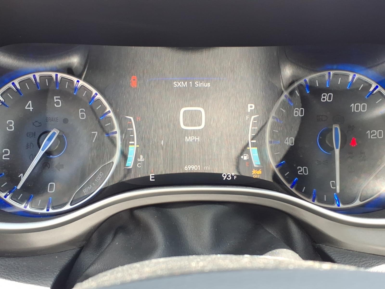 Used 2023 Chrysler Pacifica Van