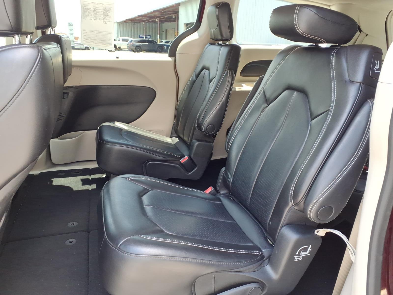 Used 2023 Chrysler Pacifica Van