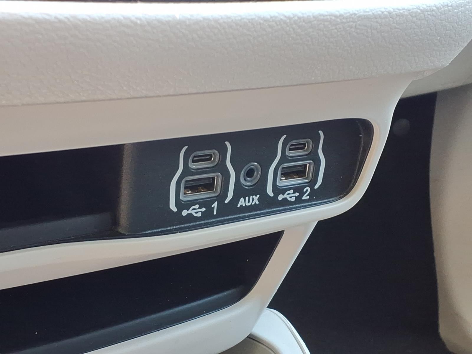 Used 2023 Chrysler Pacifica Van