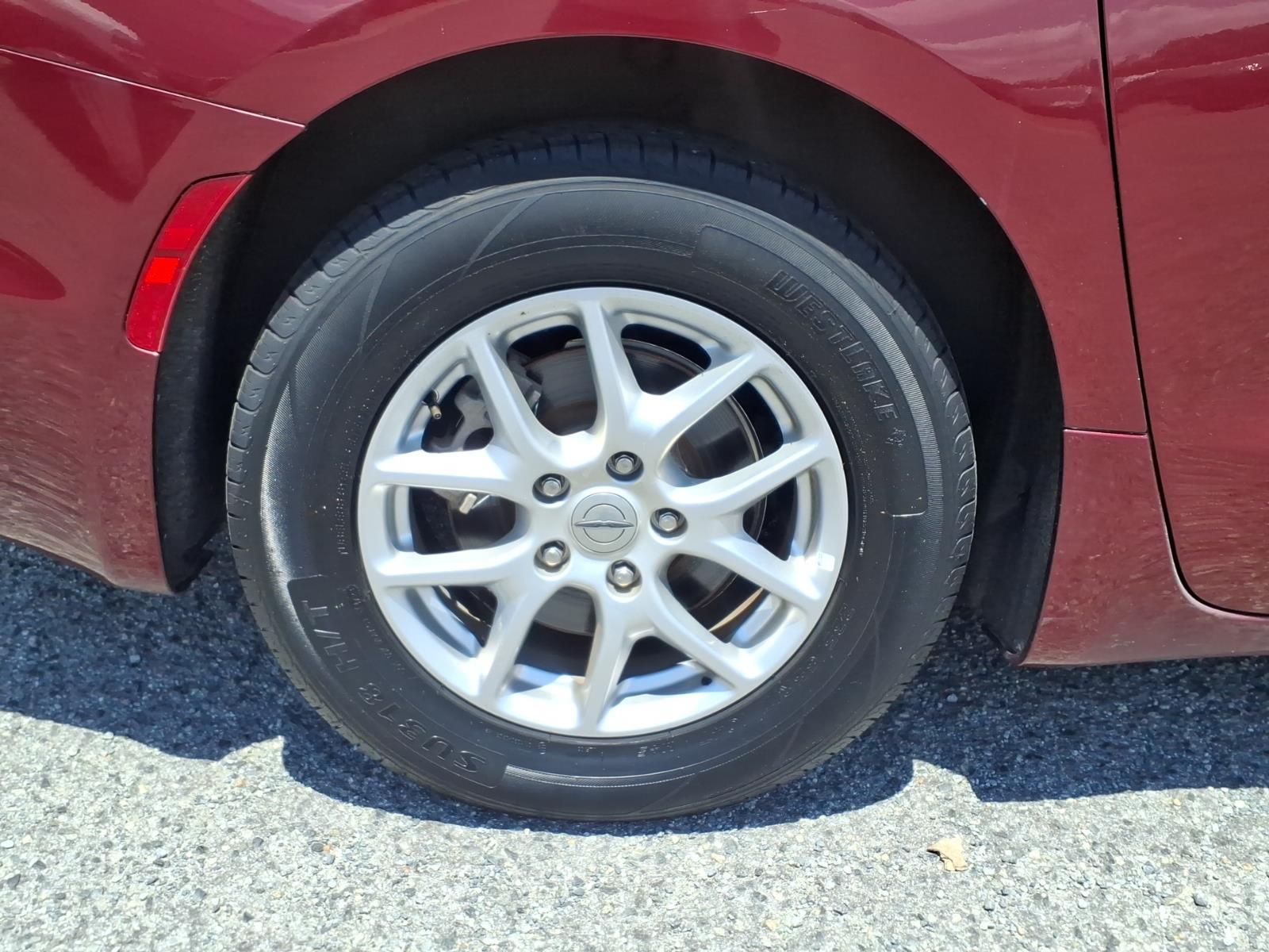 Used 2023 Chrysler Pacifica Van