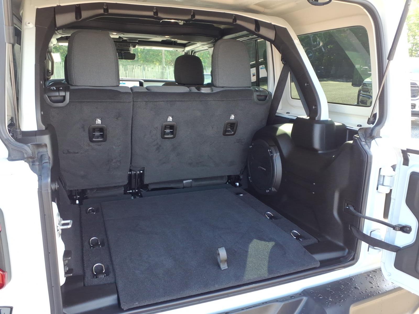 Used 2025 Jeep Wrangler SUV