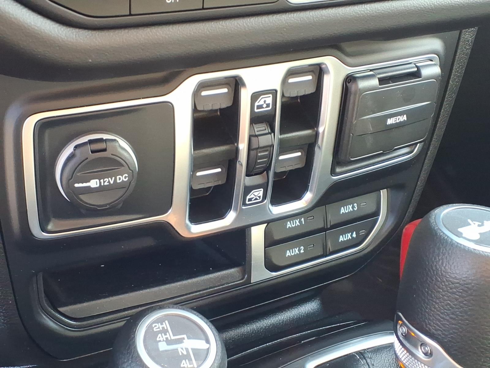 Used 2025 Jeep Wrangler SUV