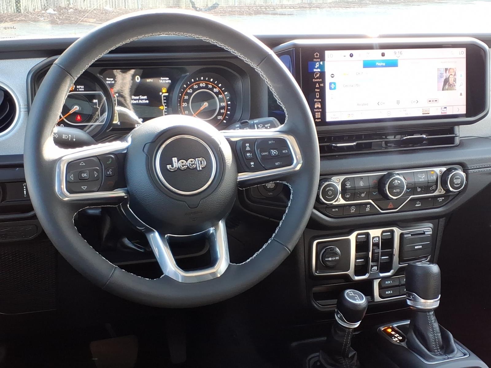 Used 2025 Jeep Wrangler SUV