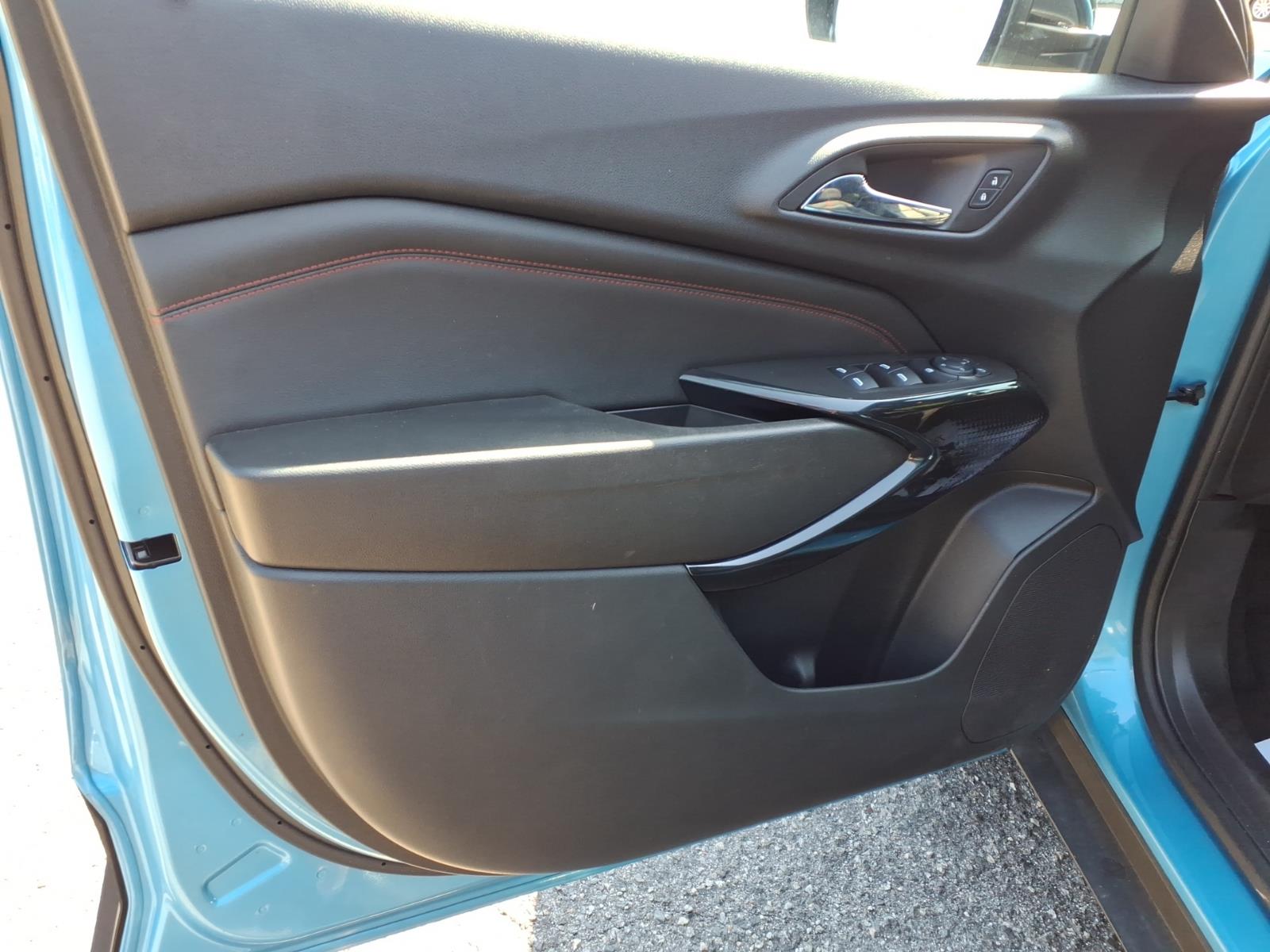 Used 2025 Chevrolet Trax SUV