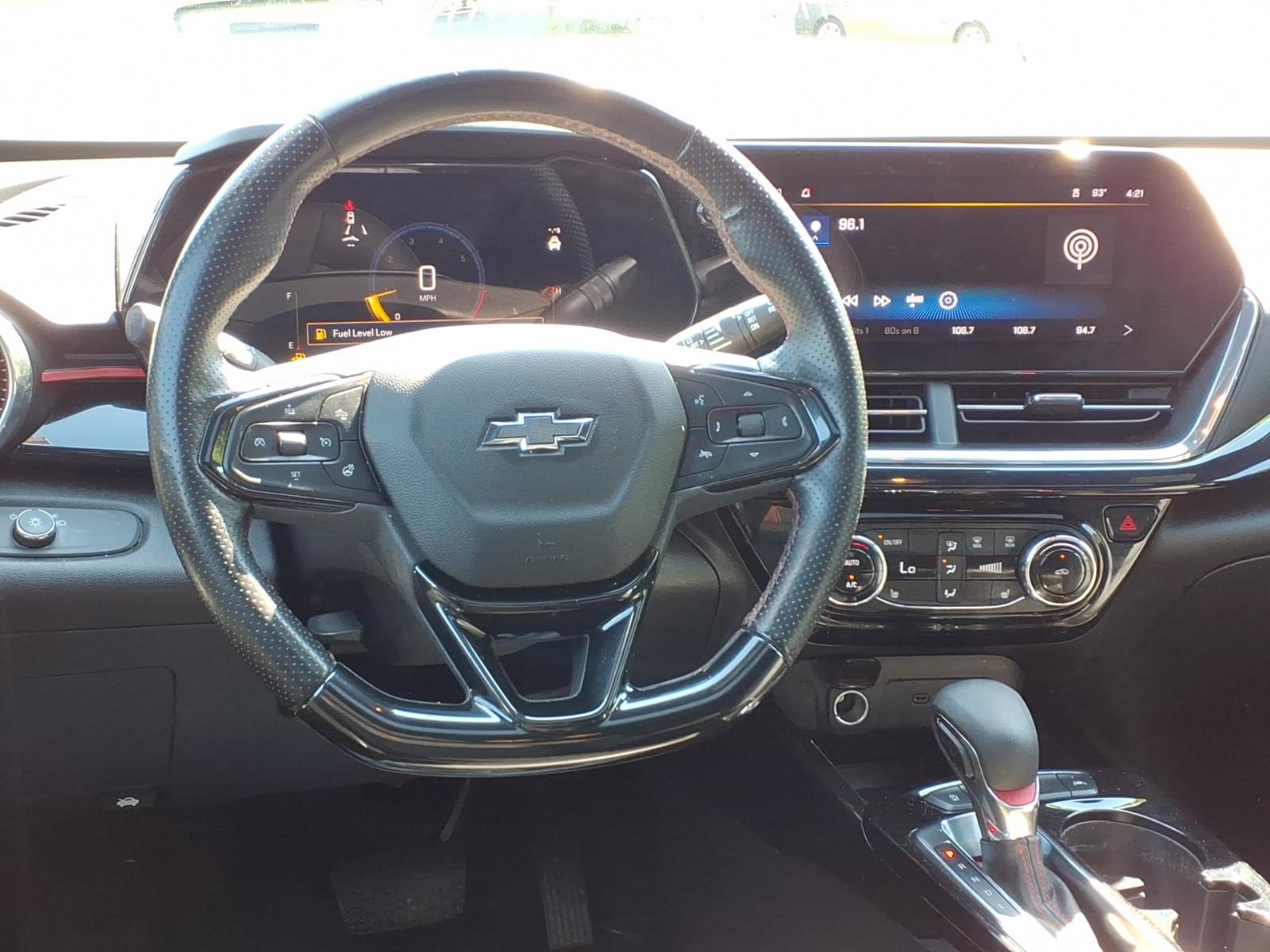 Used 2025 Chevrolet Trax SUV