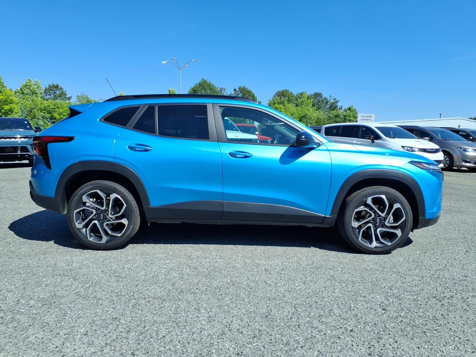 Used 2025 Chevrolet Trax SUV