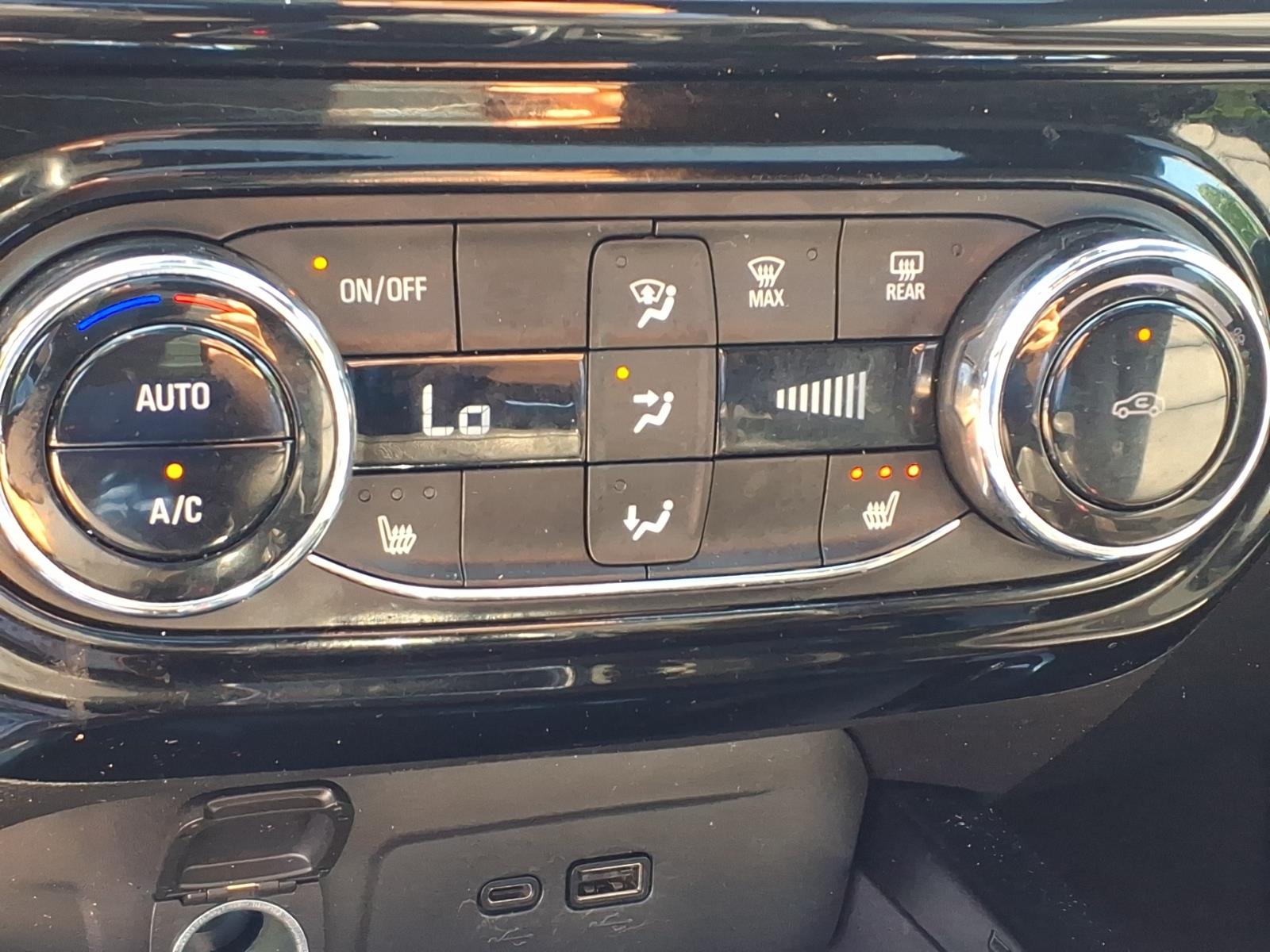 Used 2025 Chevrolet Trax SUV