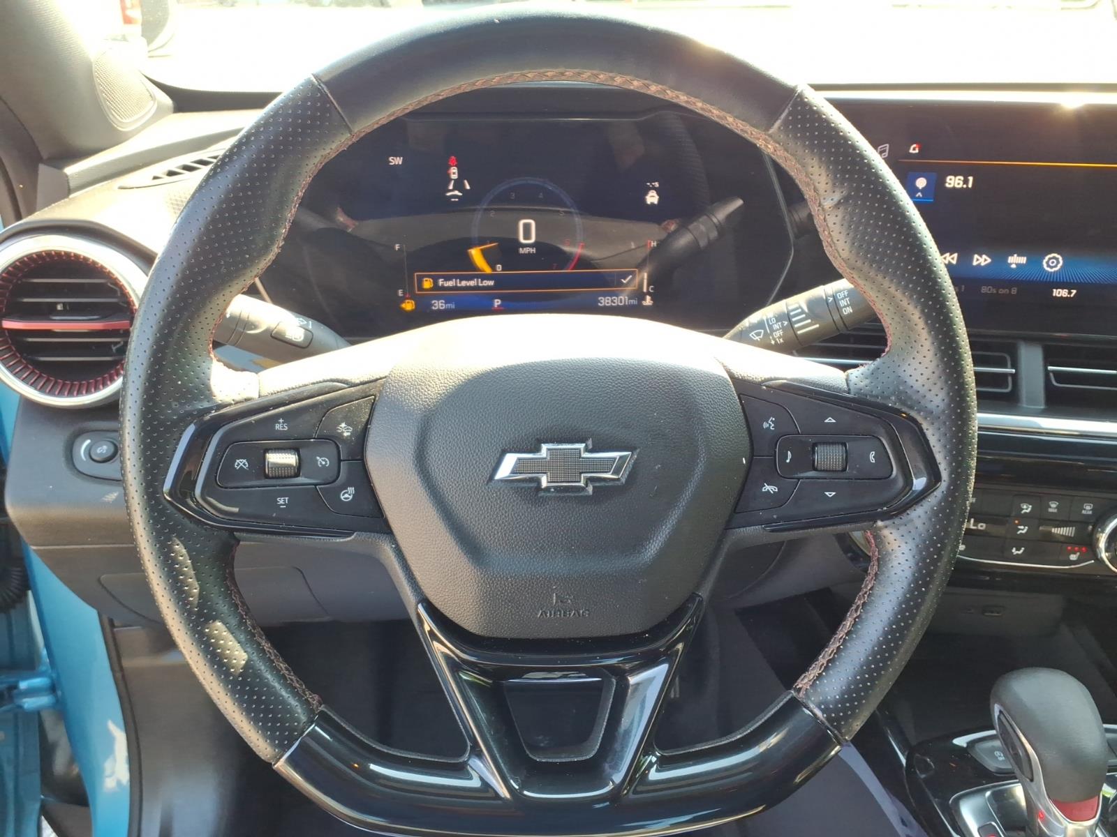 Used 2025 Chevrolet Trax SUV