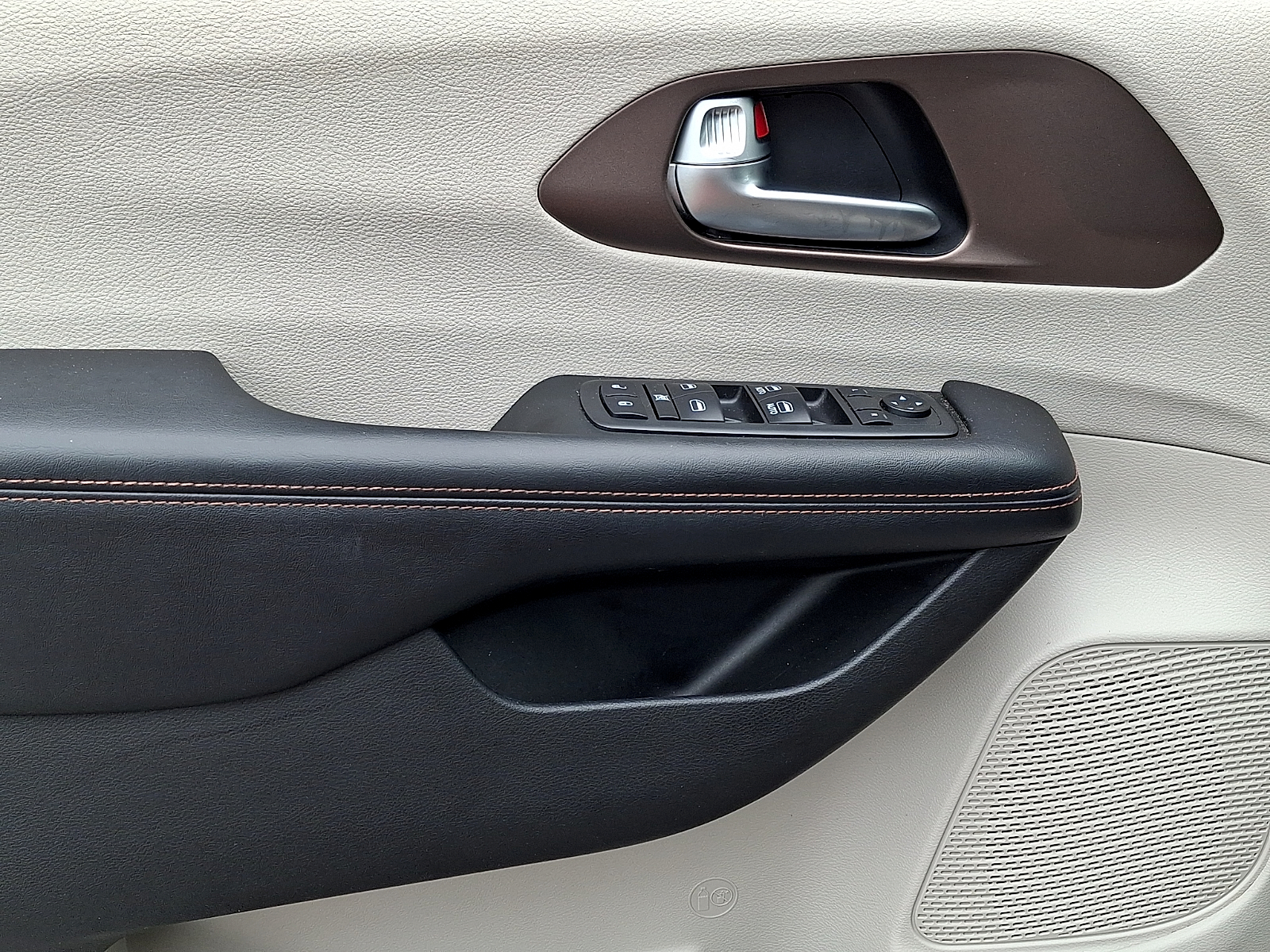 Used 2018 Chrysler Pacifica Van