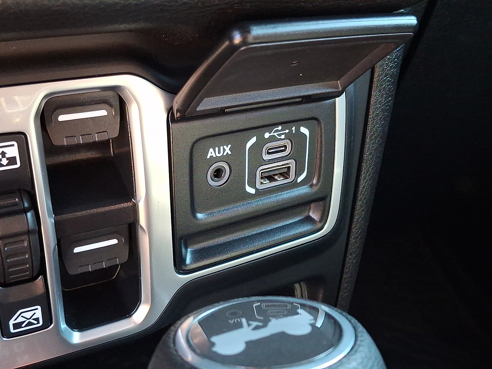 Used 2024 Jeep Wrangler SUV