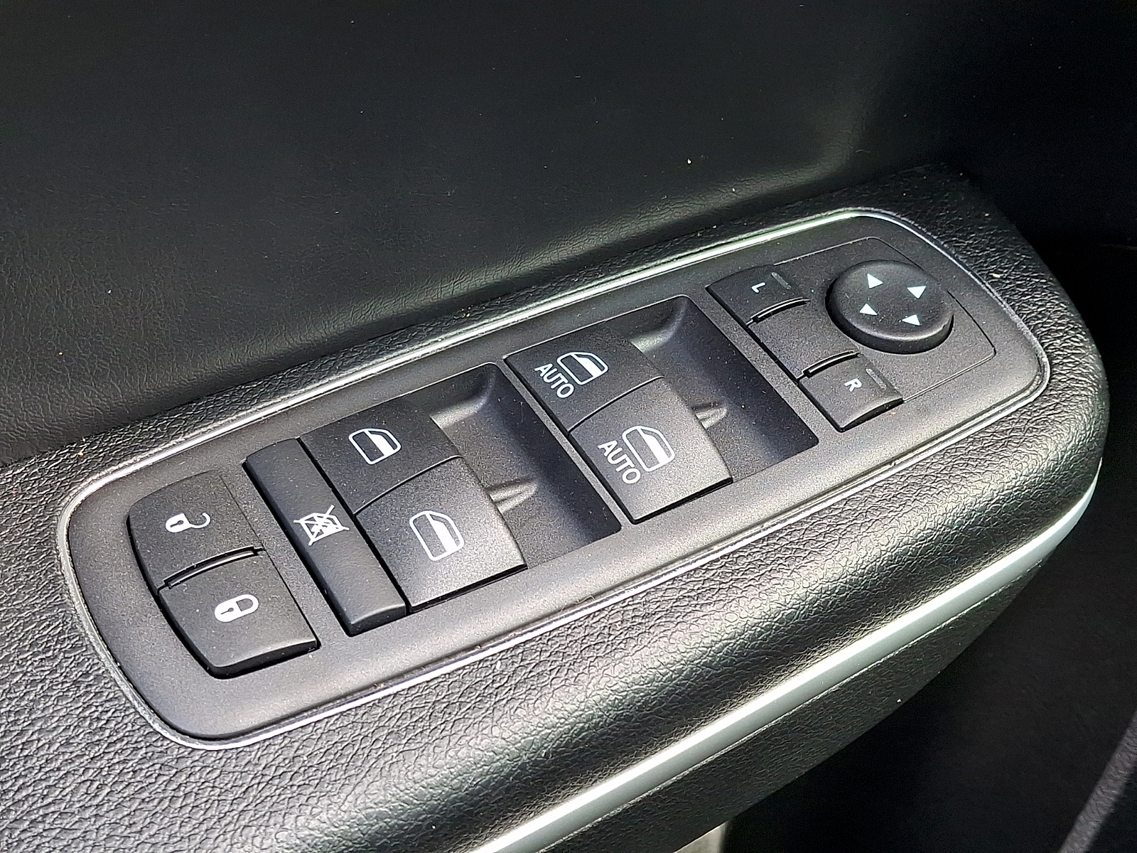 Used 2023 Chrysler 300 Sedan