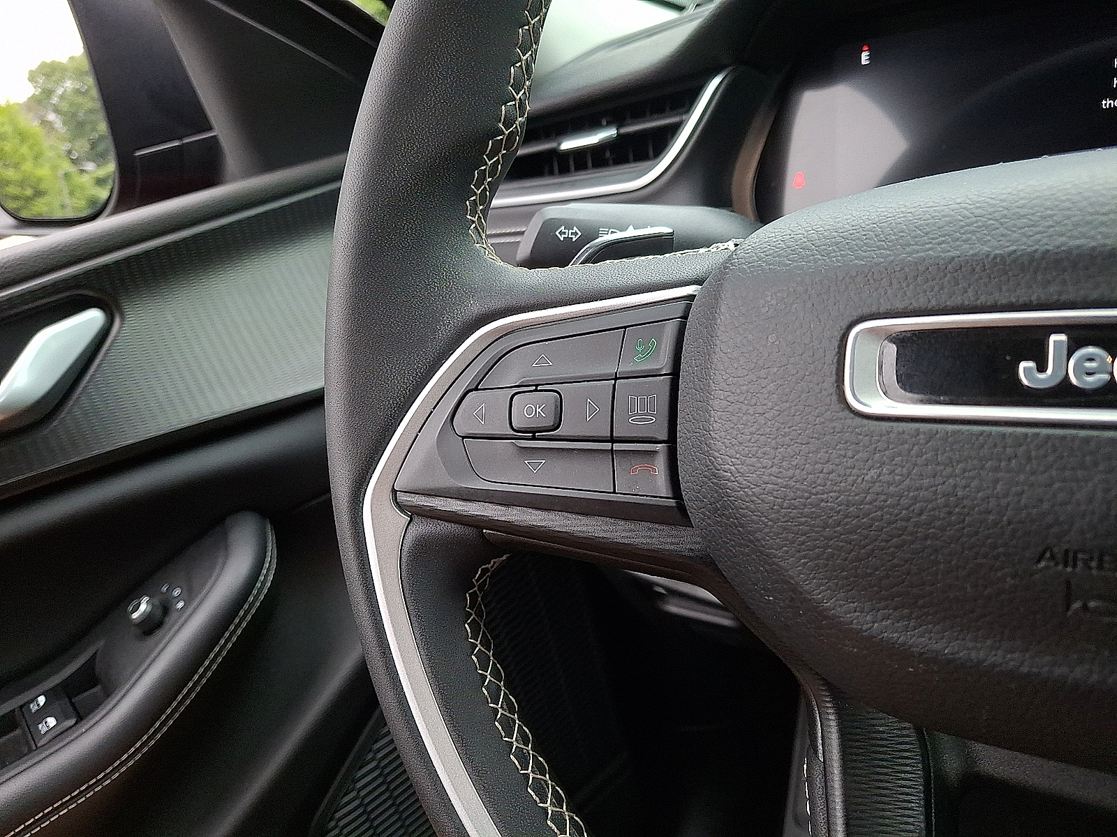 Used 2023 Jeep Grand Cherokee SUV