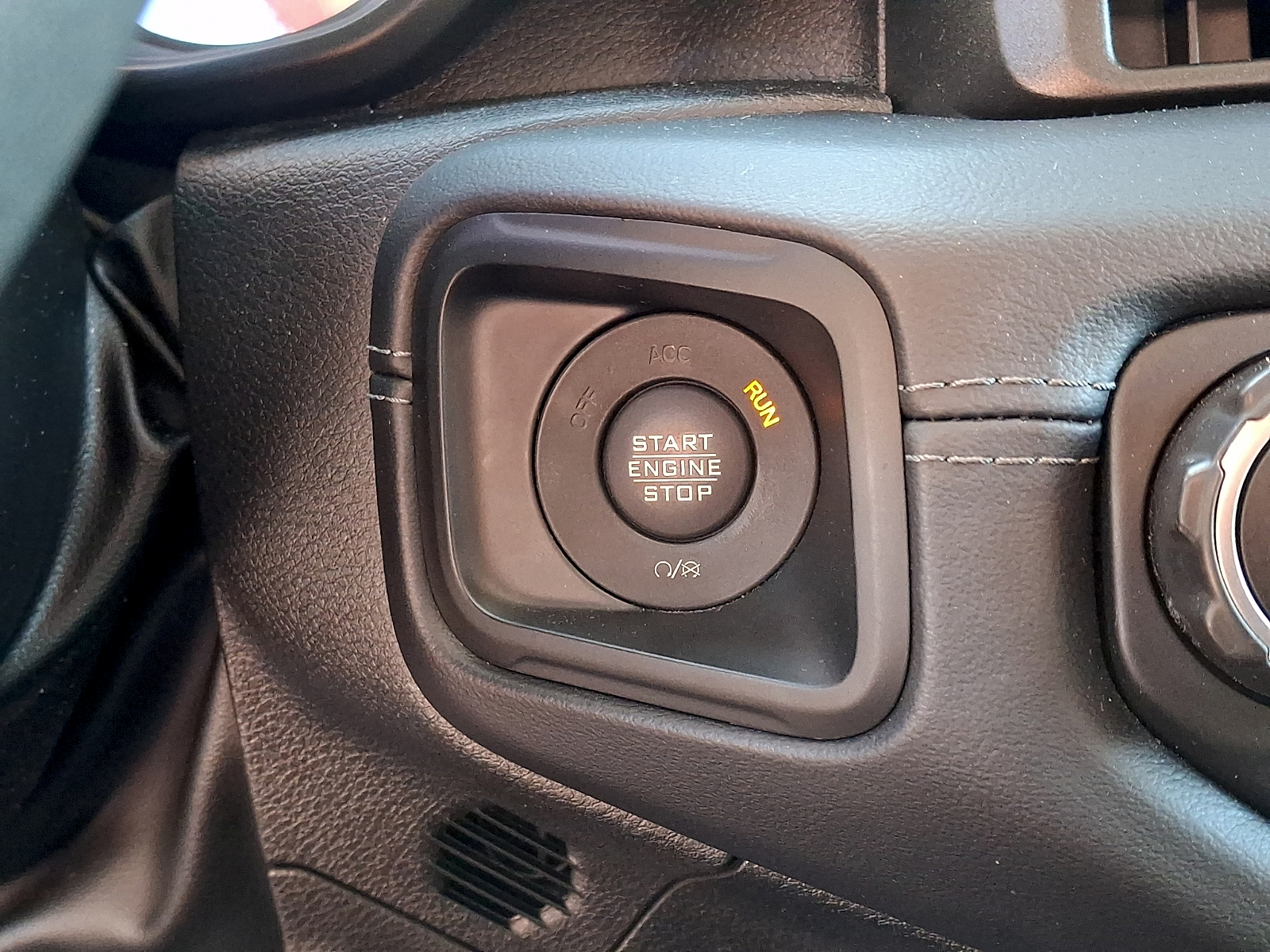 Used 2025 Jeep Wrangler SUV