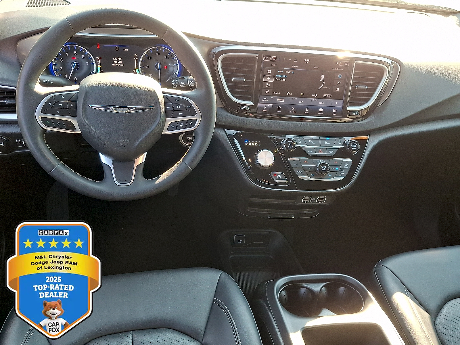 Used 2025 Chrysler Pacifica Van