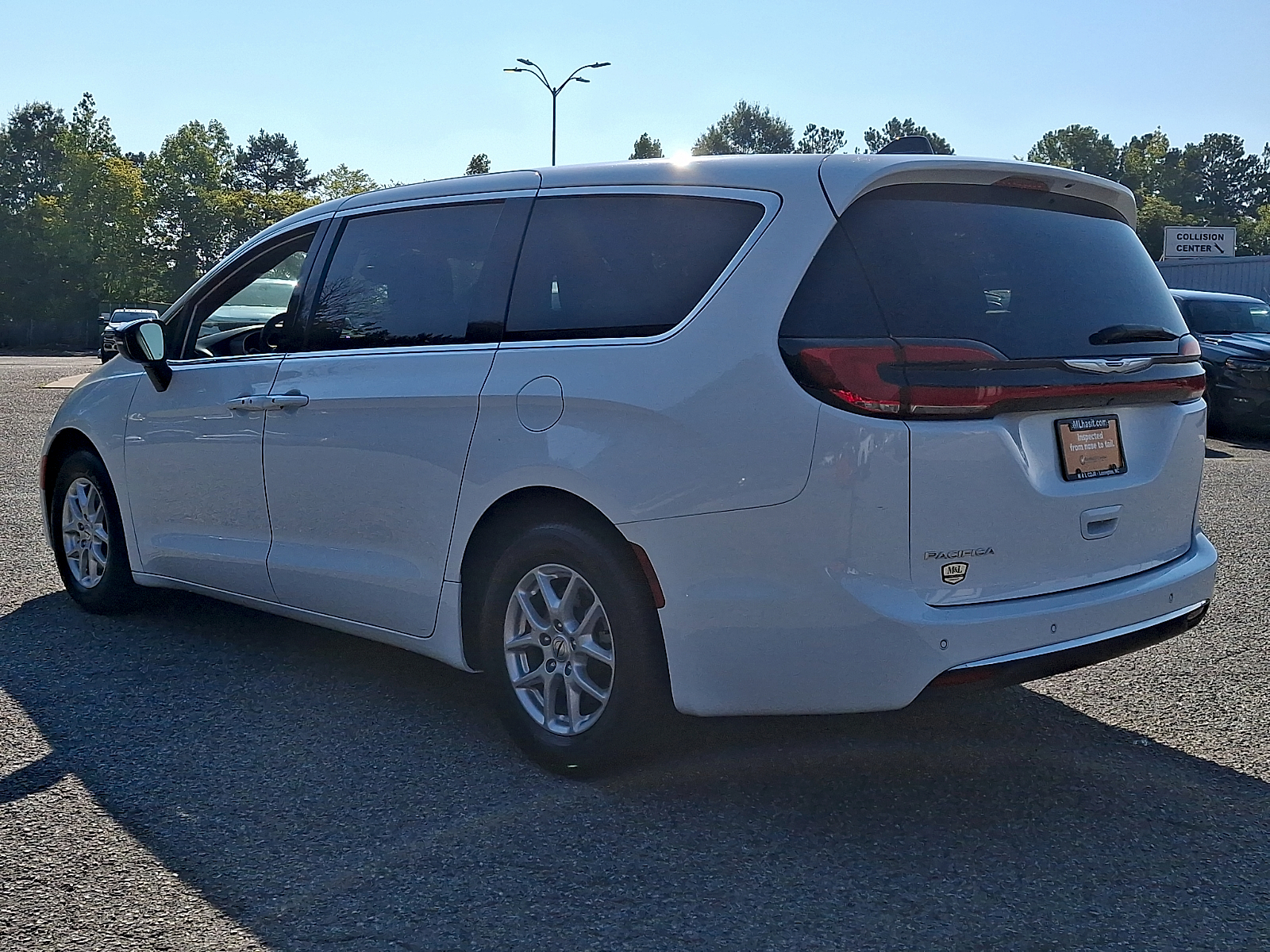 Used 2025 Chrysler Pacifica Van