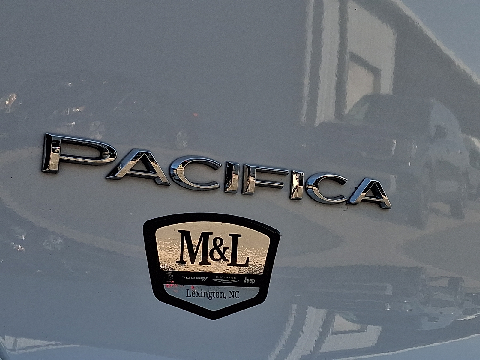 Used 2025 Chrysler Pacifica Van