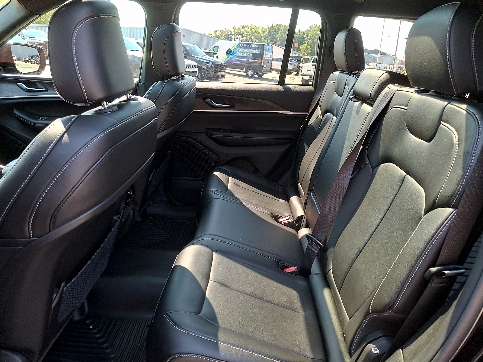 Used 2025 Jeep Grand Cherokee SUV