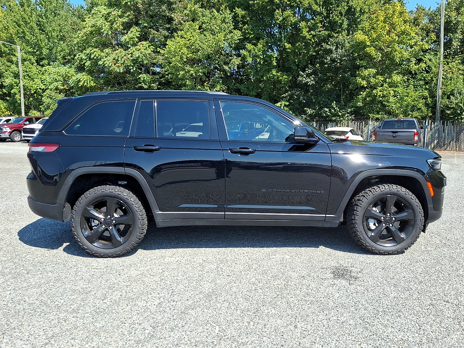Used 2025 Jeep Grand Cherokee SUV
