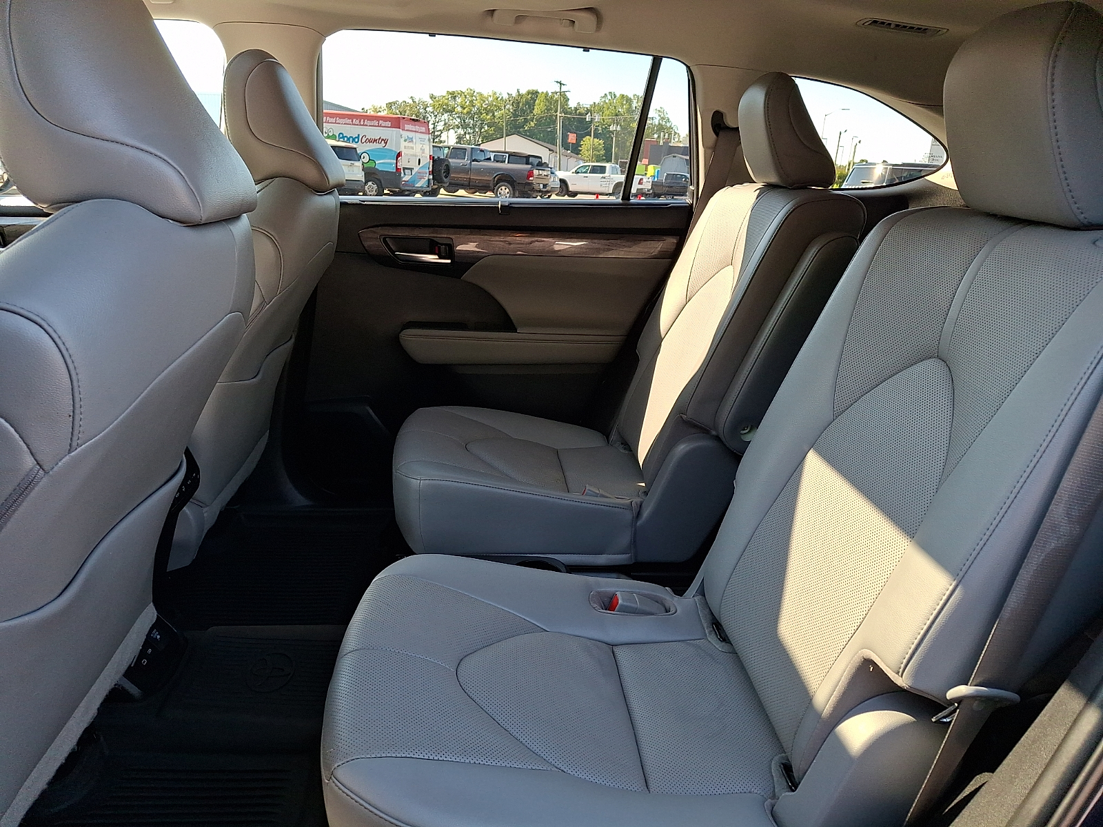 Used 2023 Toyota Highlander Hybrid SUV
