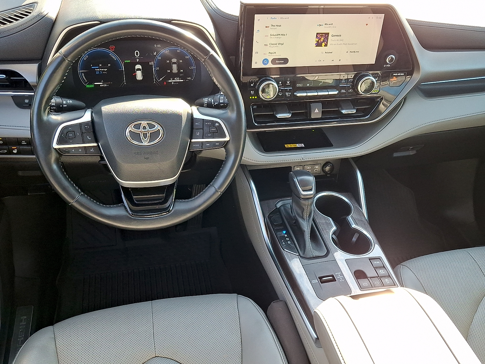 Used 2023 Toyota Highlander Hybrid SUV