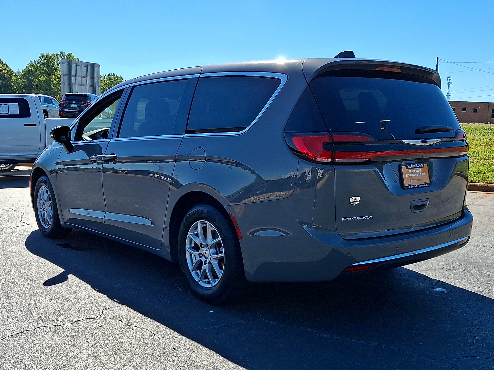 Used 2025 Chrysler Pacifica Van