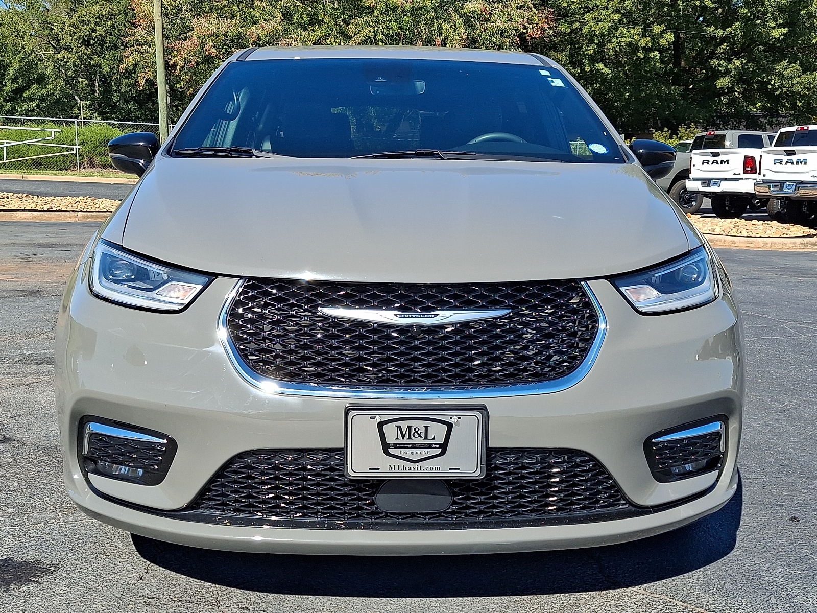 Used 2025 Chrysler Pacifica Van