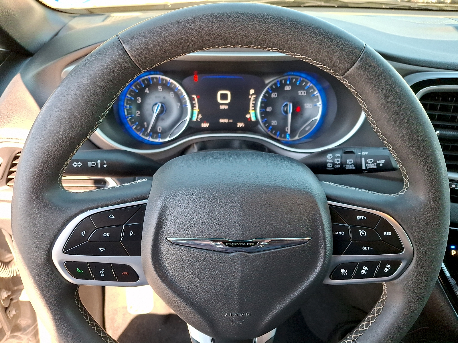 Used 2025 Chrysler Pacifica Van