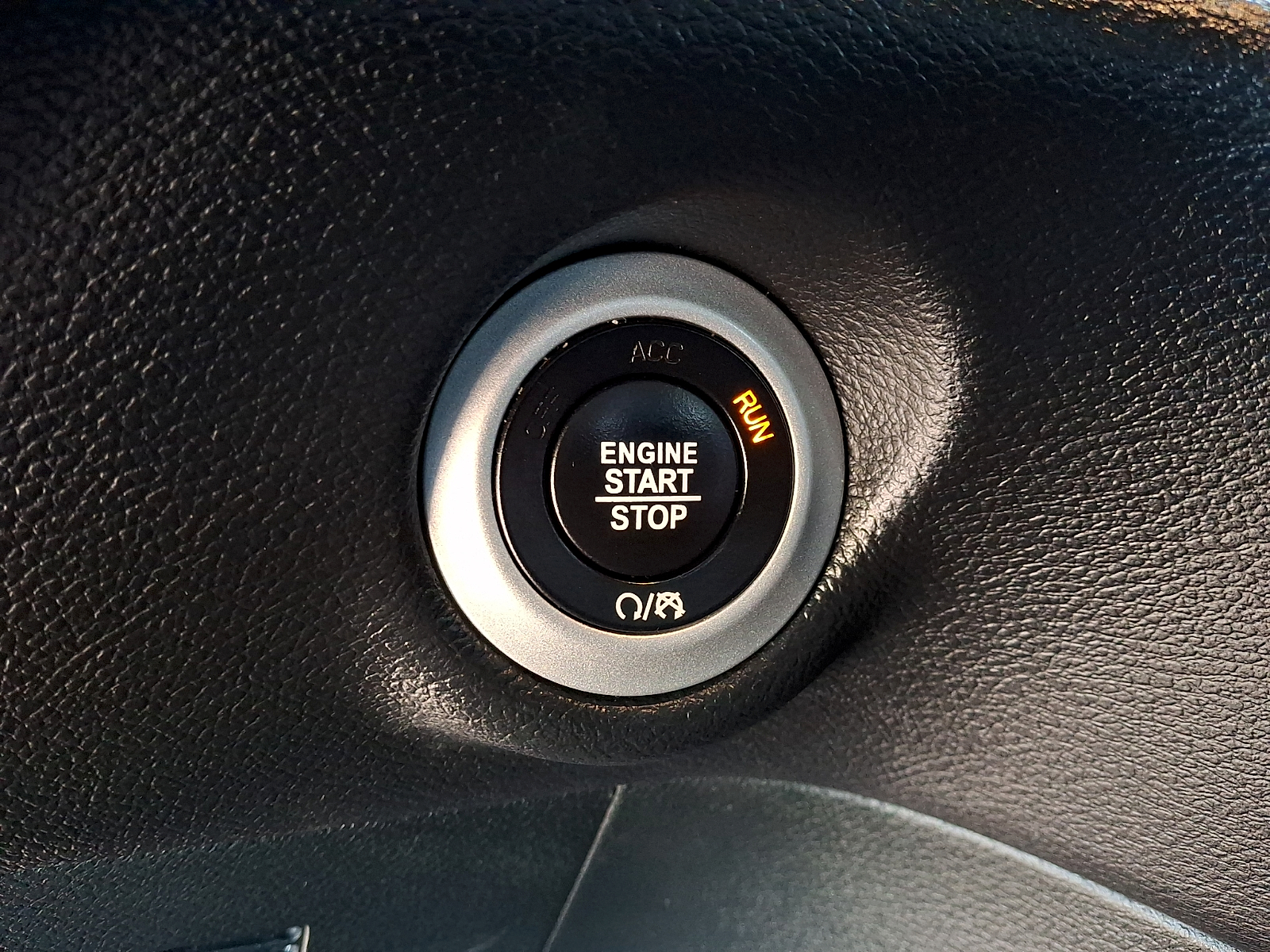 Used 2025 Chrysler Pacifica Van