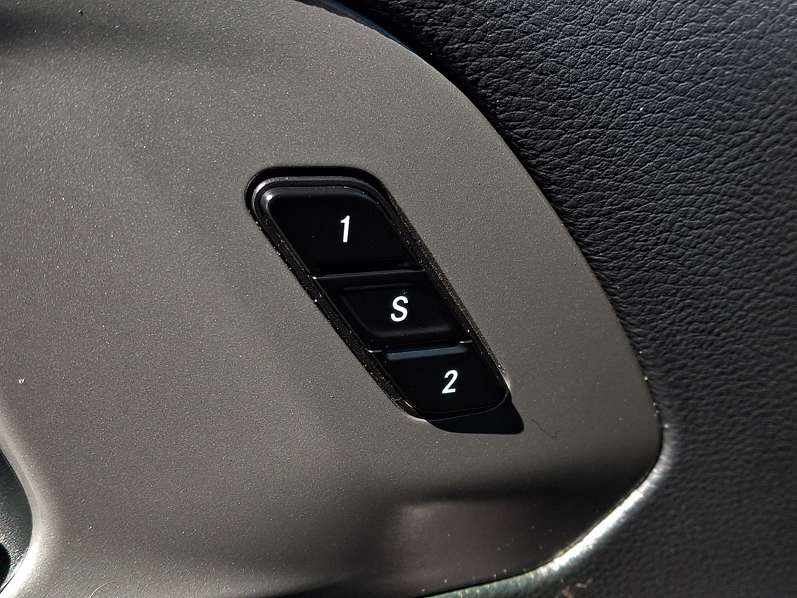 Used 2025 Chrysler Pacifica Van