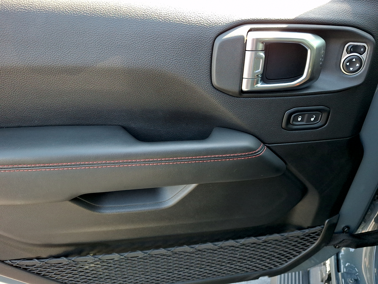 Used 2025 Jeep Wrangler SUV