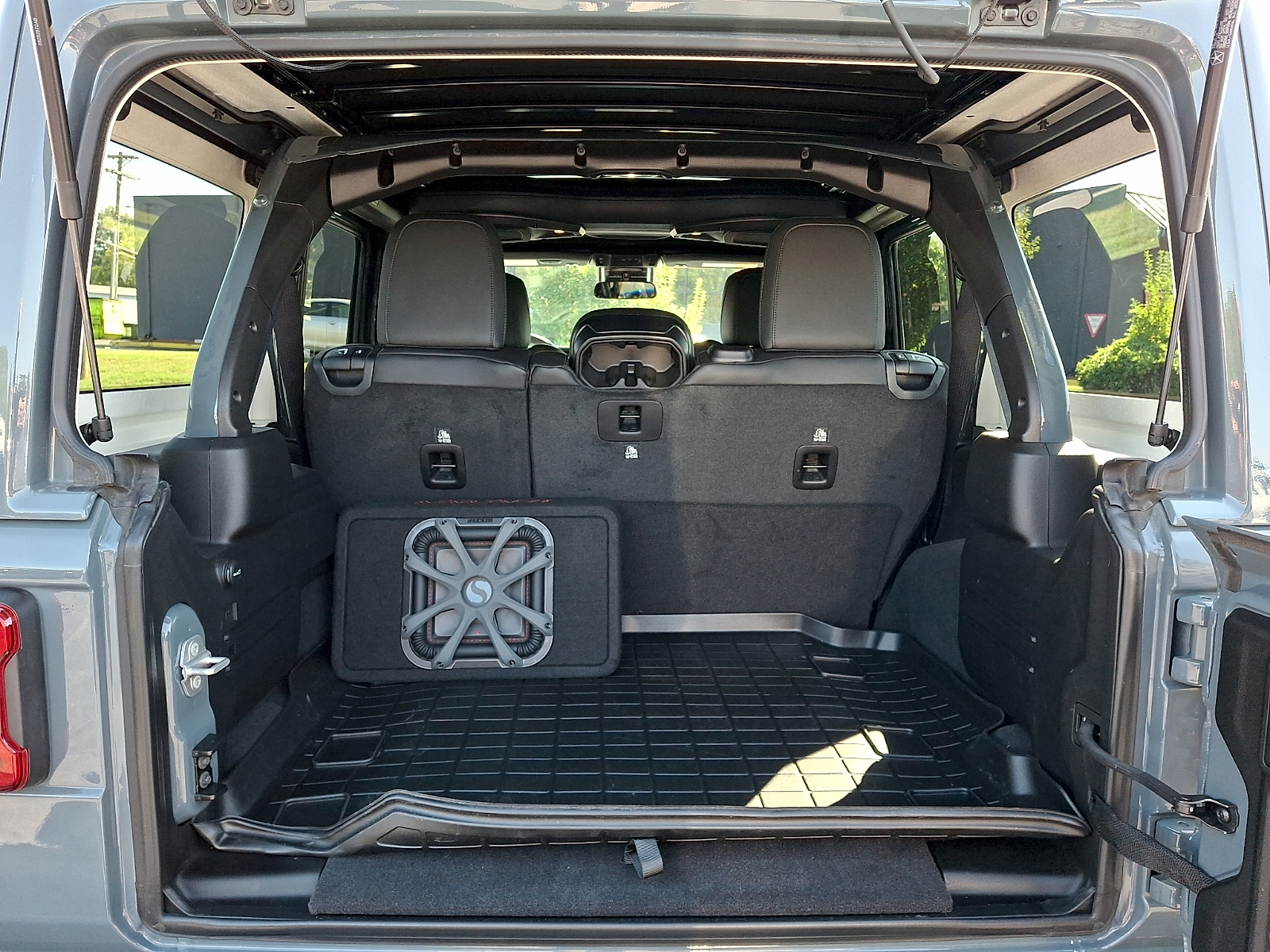 Used 2025 Jeep Wrangler SUV