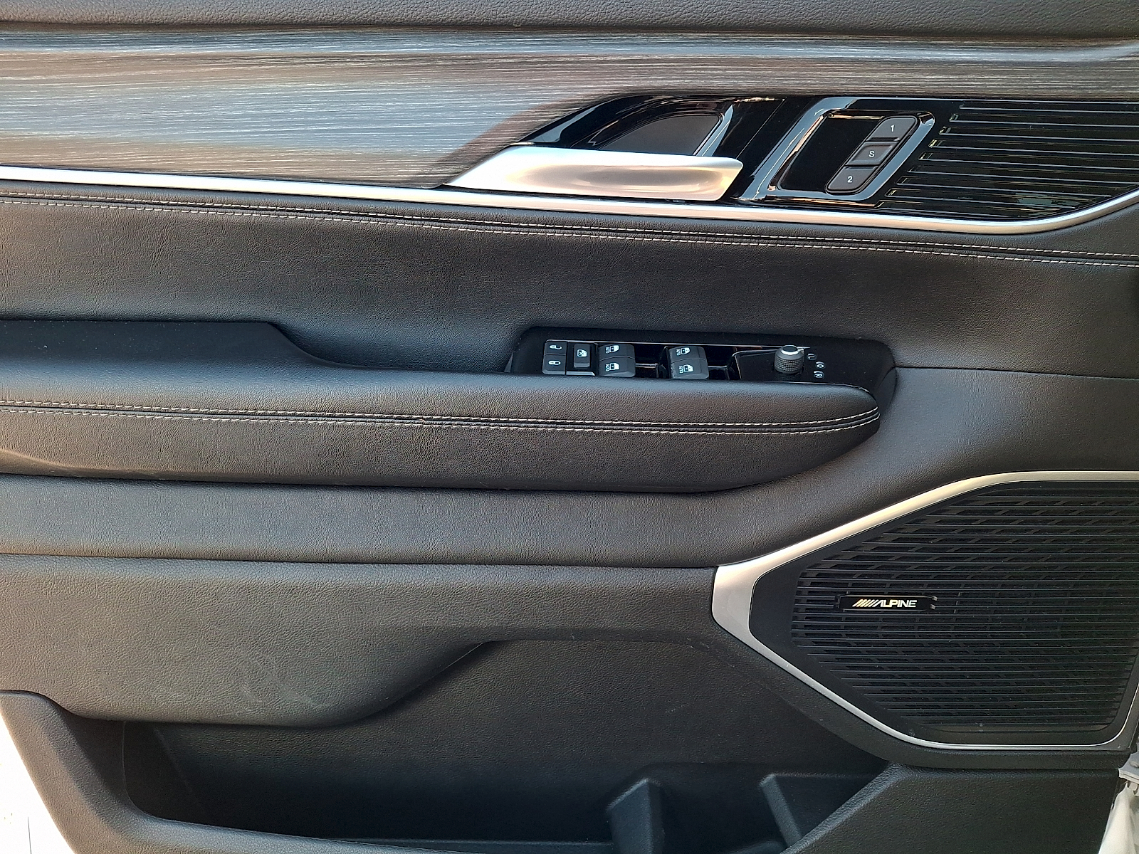 Used 2024 Jeep Wagoneer L SUV