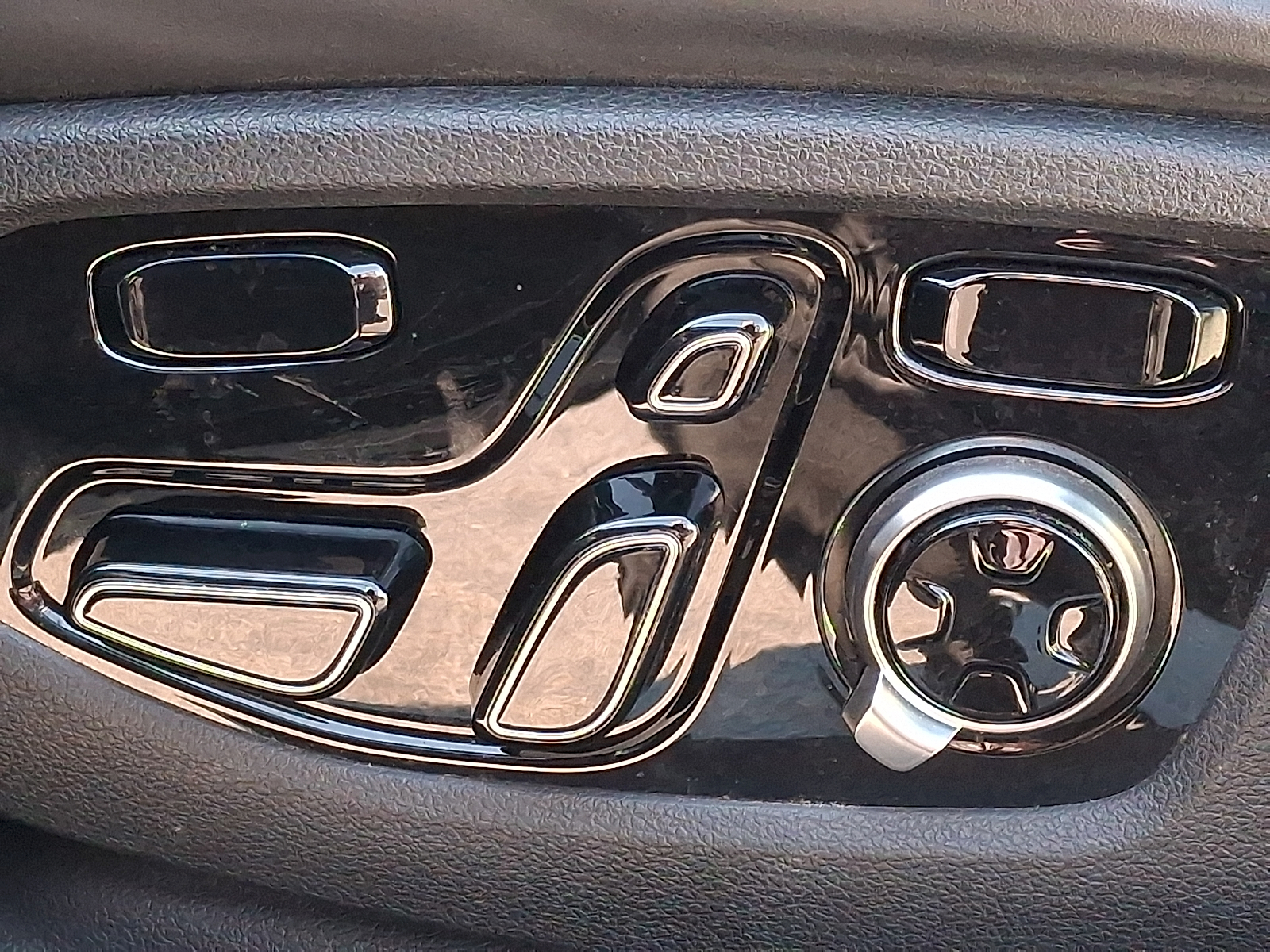 Used 2018 Genesis G90 Sedan