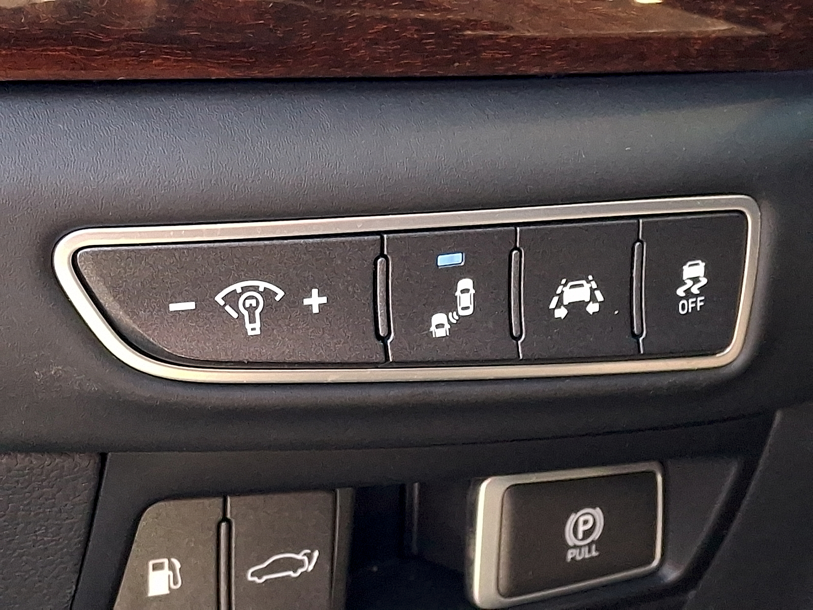 Used 2018 Genesis G90 Sedan