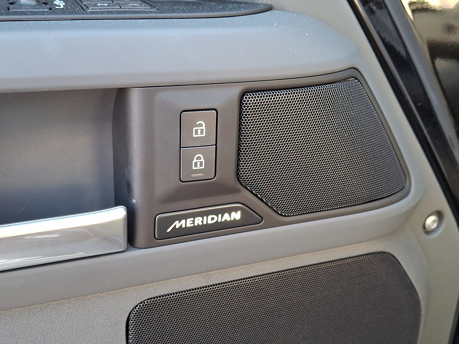 Used 2025 Land rover Defender 110 SUV