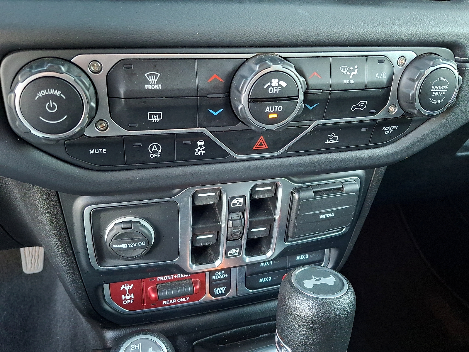 Used 2025 Jeep Wrangler SUV