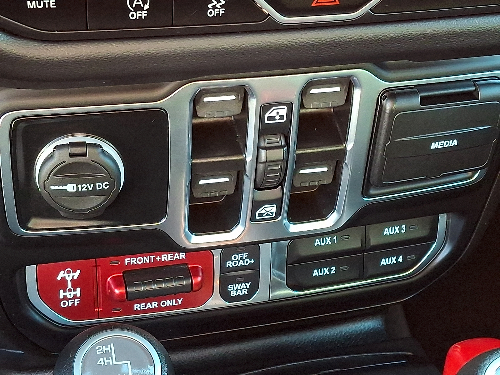 Used 2025 Jeep Wrangler SUV