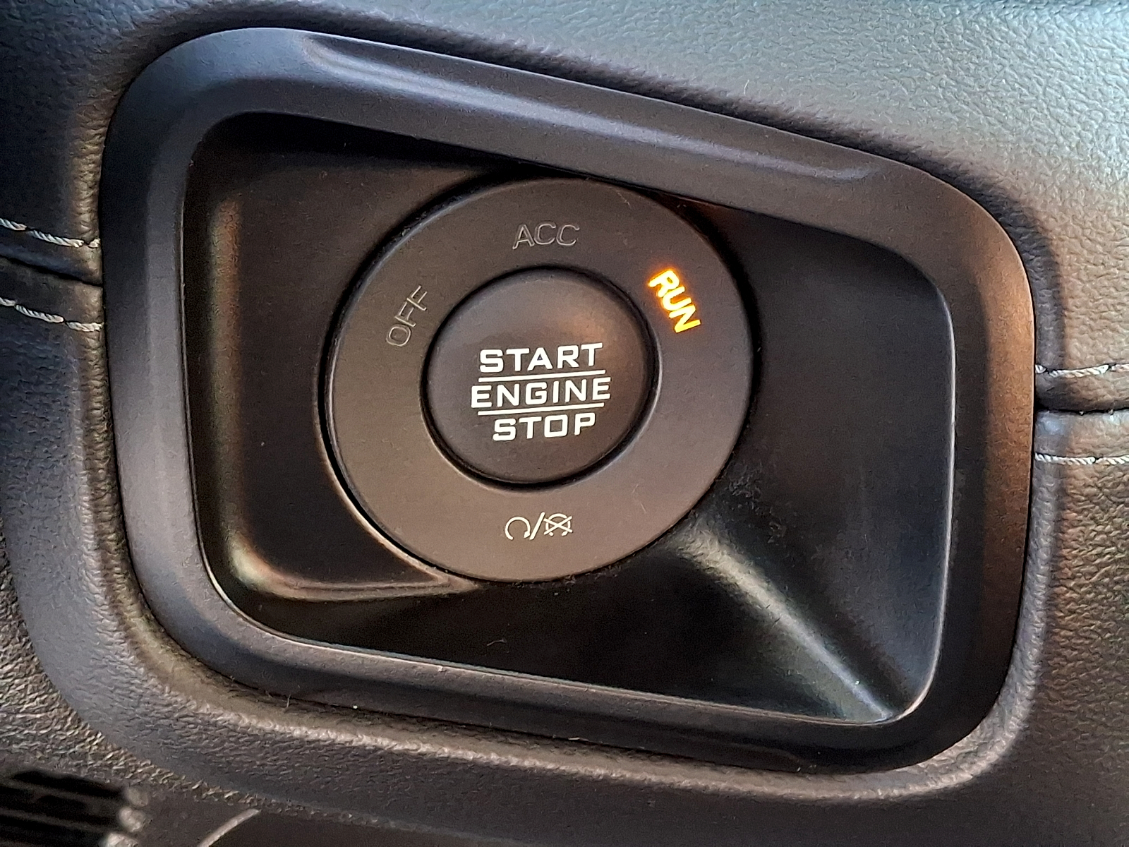 Used 2025 Jeep Wrangler SUV