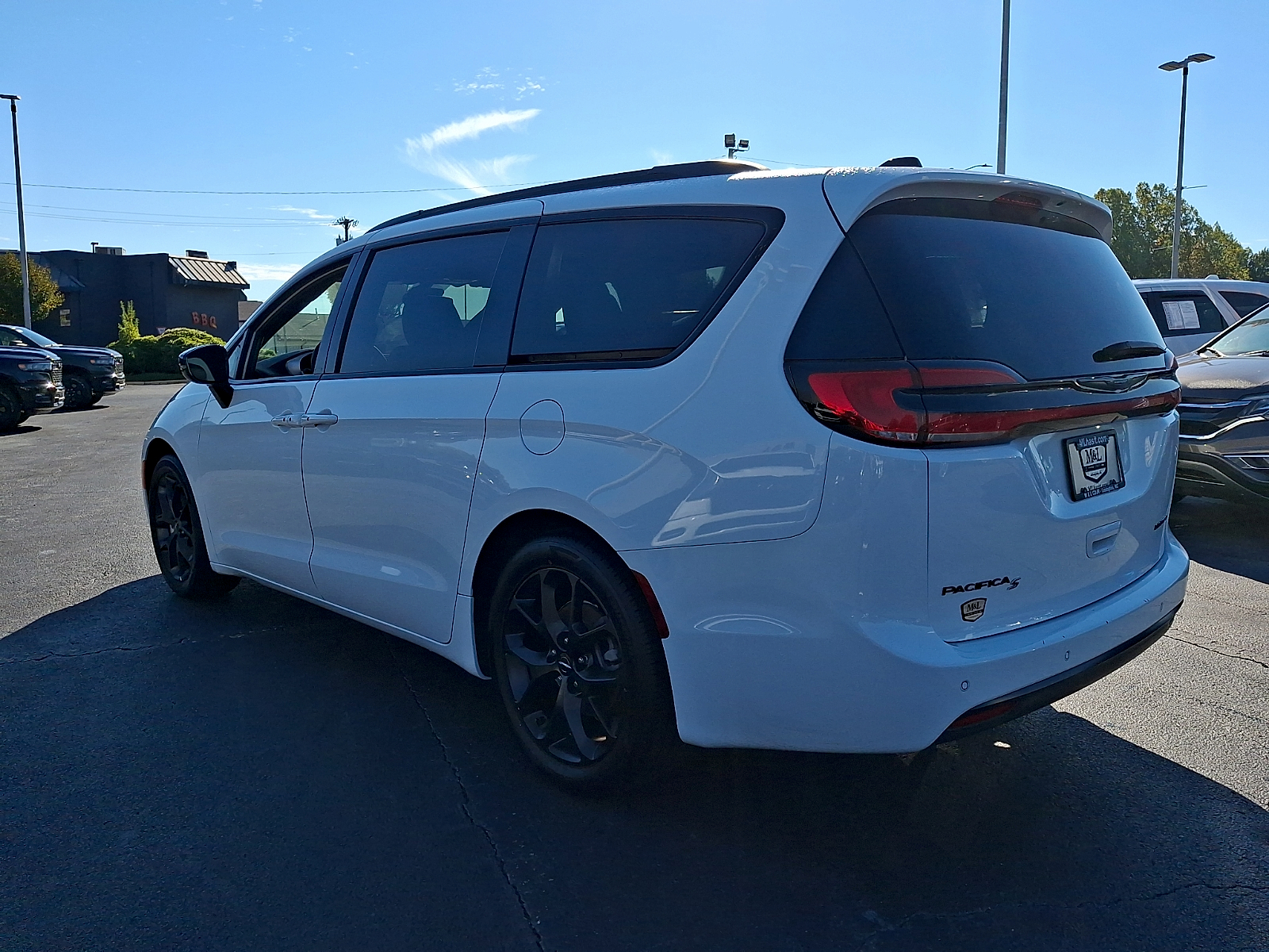 Used 2025 Chrysler Pacifica Van