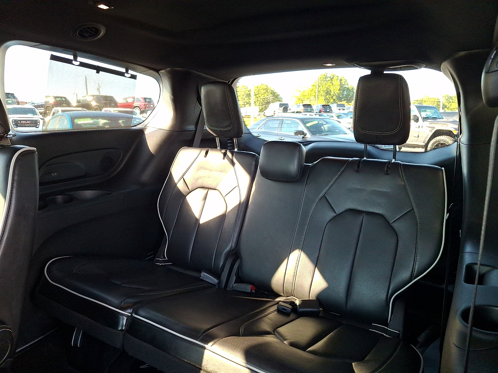 Used 2025 Chrysler Pacifica Van