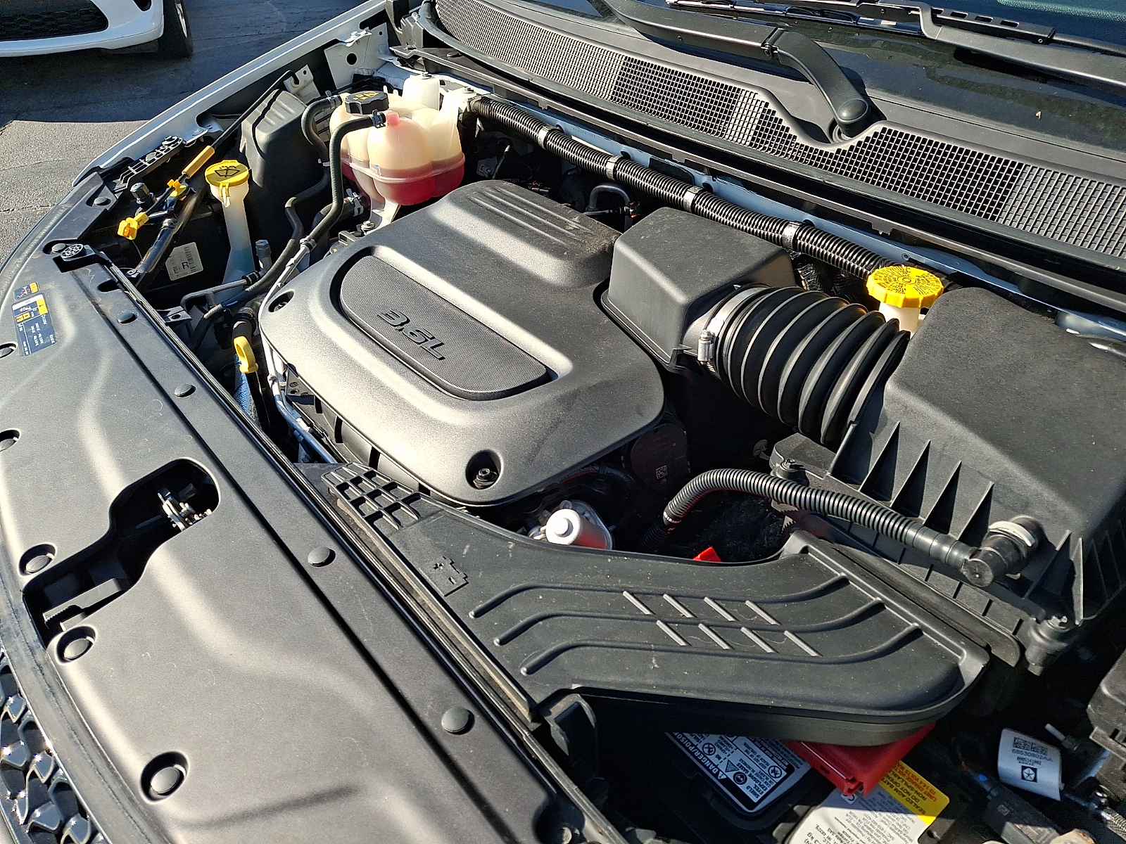 Used 2025 Chrysler Pacifica Van