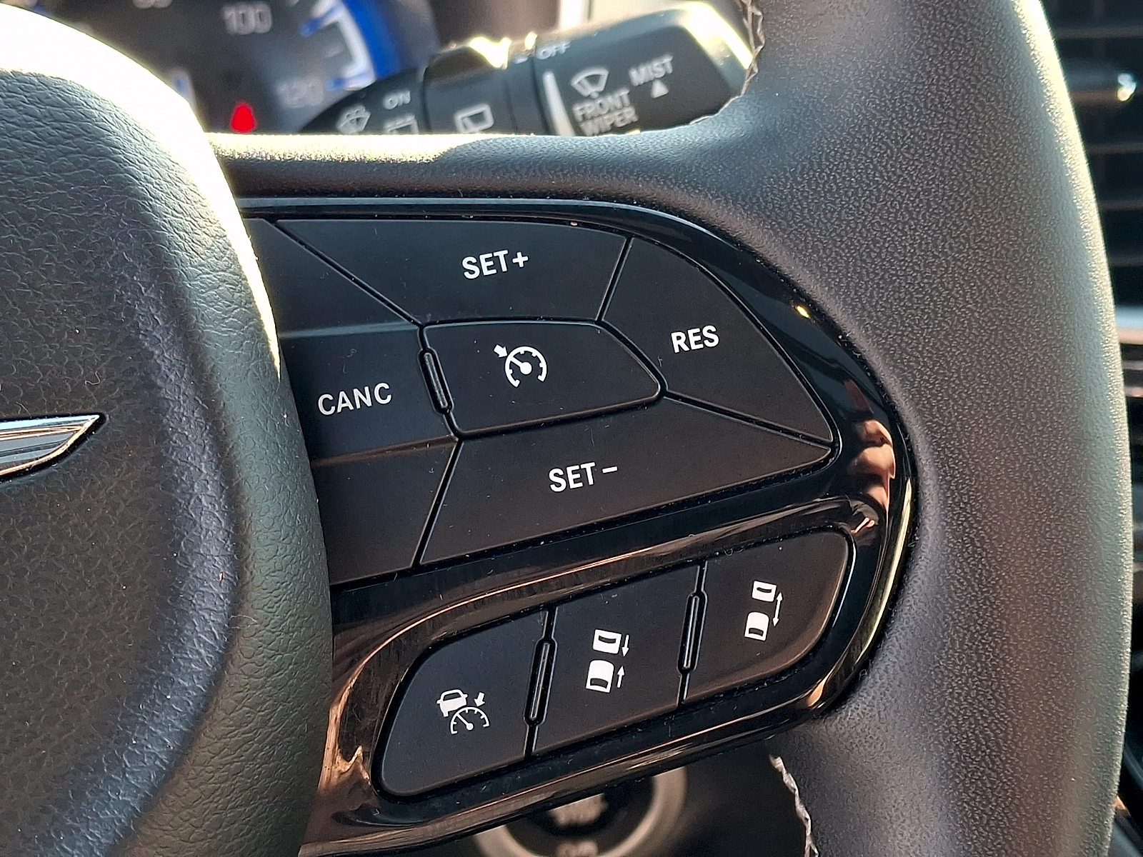 Used 2025 Chrysler Pacifica Van