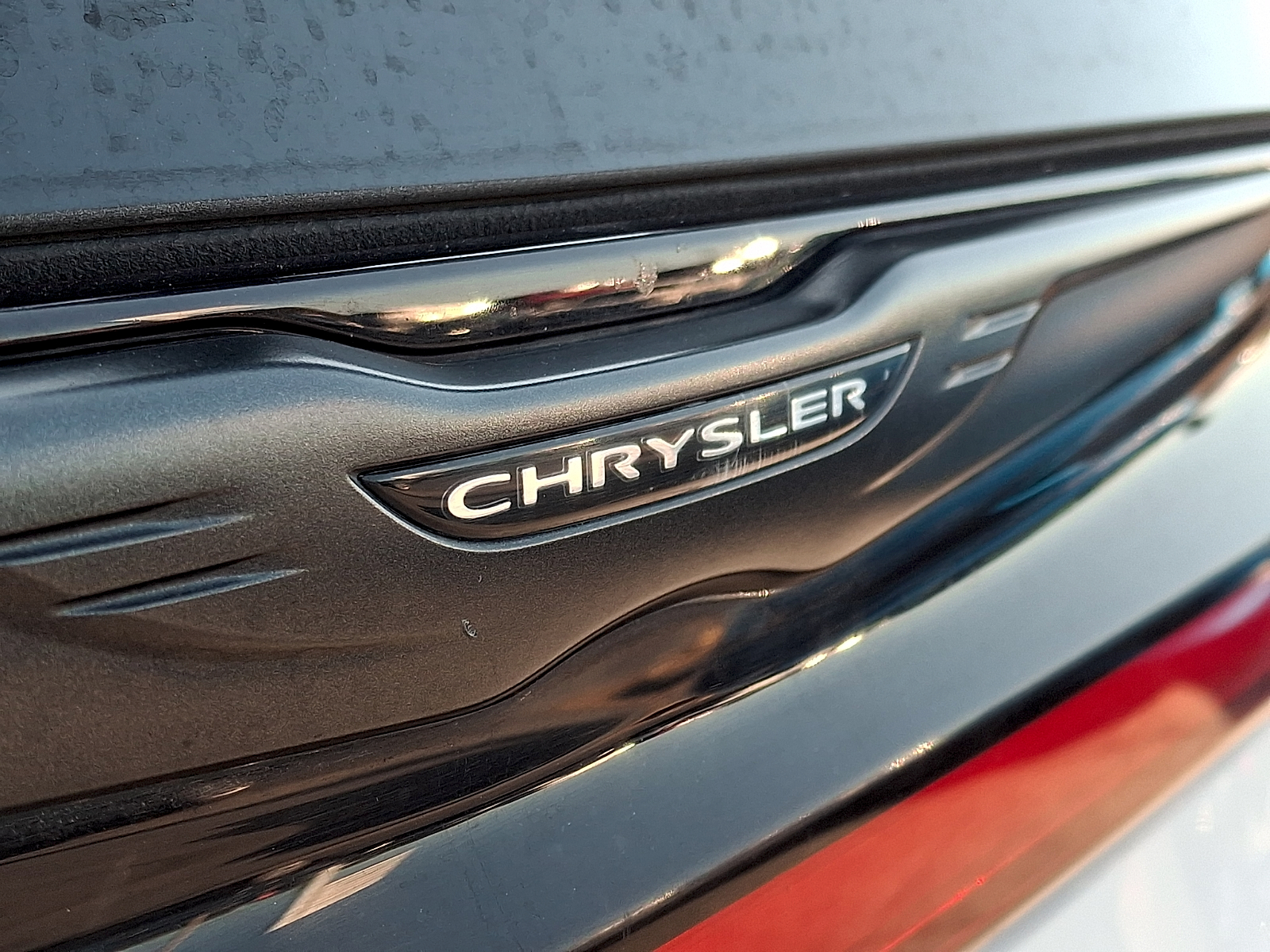 Used 2025 Chrysler Pacifica Van