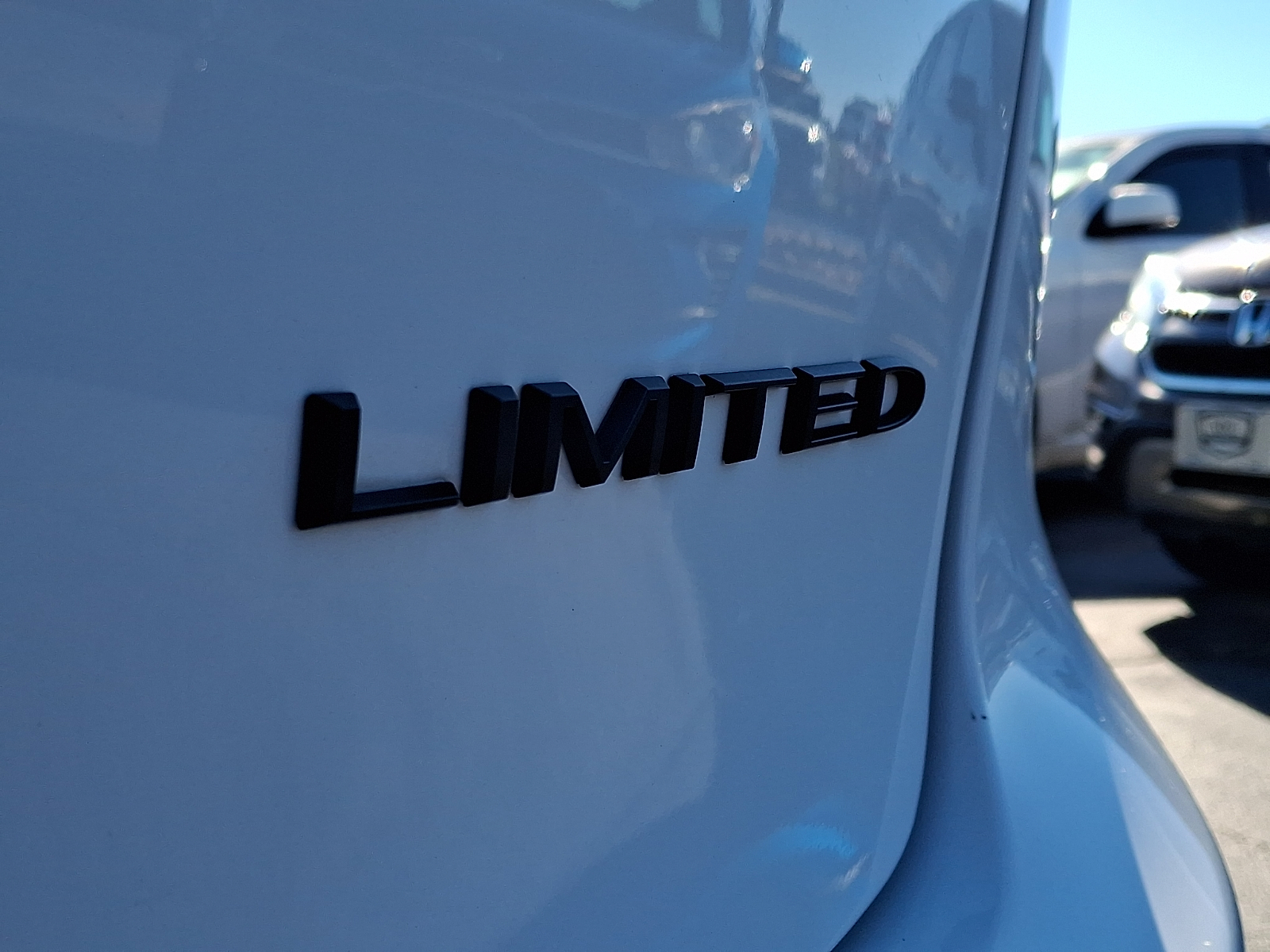 Used 2025 Chrysler Pacifica Van